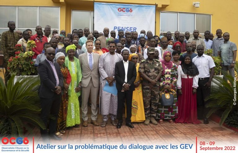 PROBLÉMATIQUE DU DIALOGUE AVEC LES GROUPES ARMÉS
